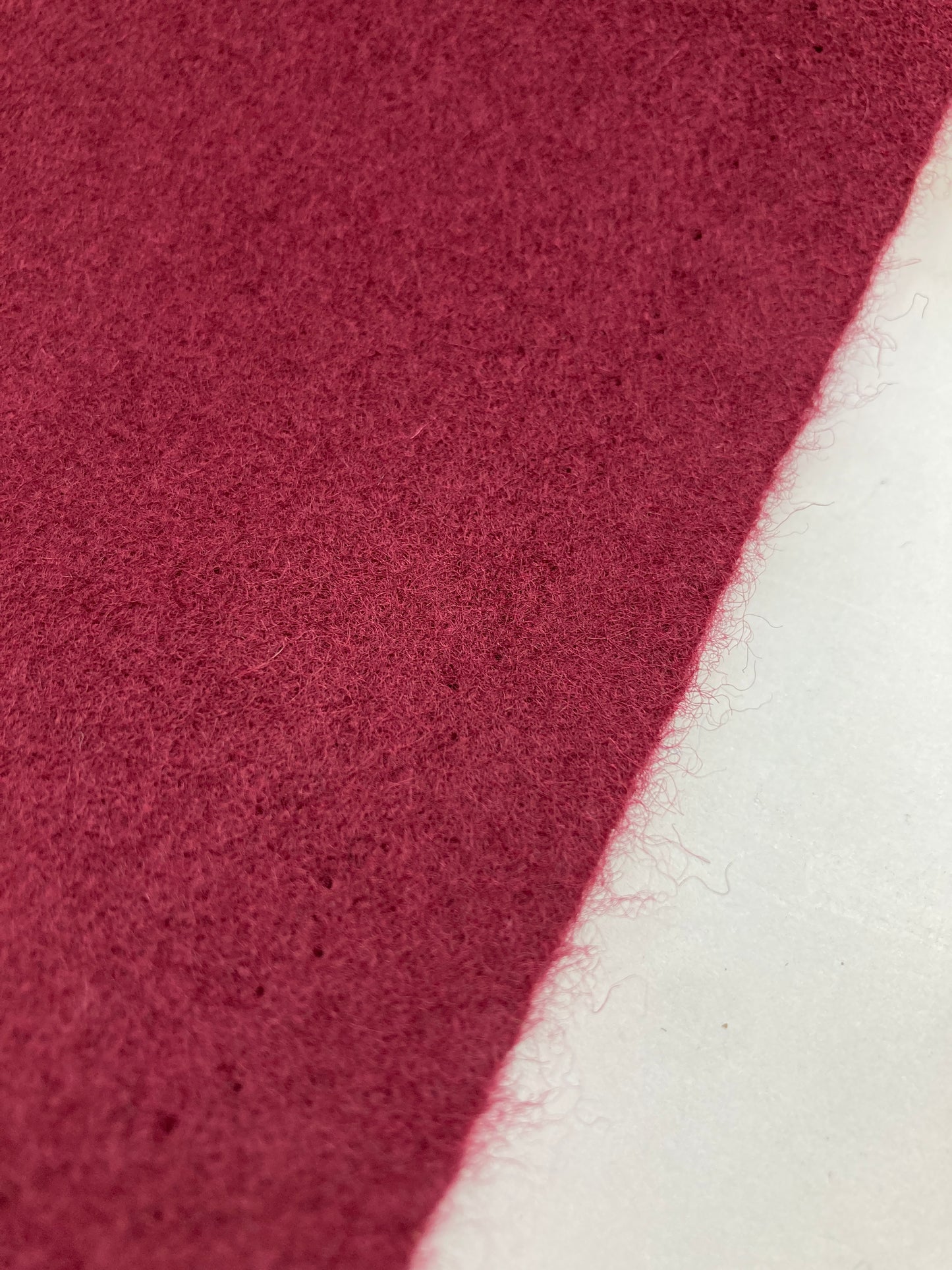 Kvadrat Divina 3 van Finn Skodt | Bekledingsstof van 100% wol 