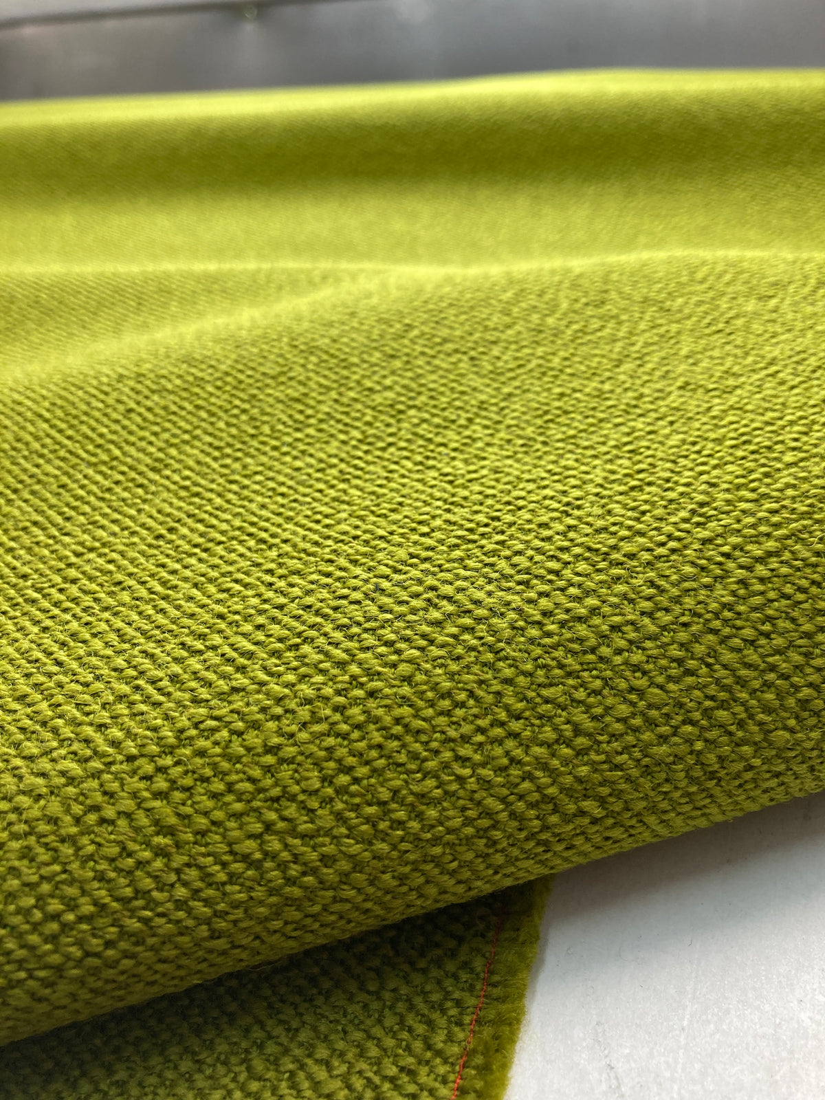 Kvadrat Vidar 4-stof – Diepe textuur en intense kleuren voor verfijnde interieurs. 