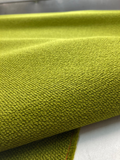 Kvadrat Vidar 4-stof – Diepe textuur en intense kleuren voor verfijnde interieurs. 