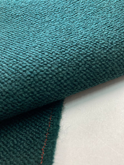 Kvadrat Vidar 4-stof – Diepe textuur en intense kleuren voor verfijnde interieurs. 