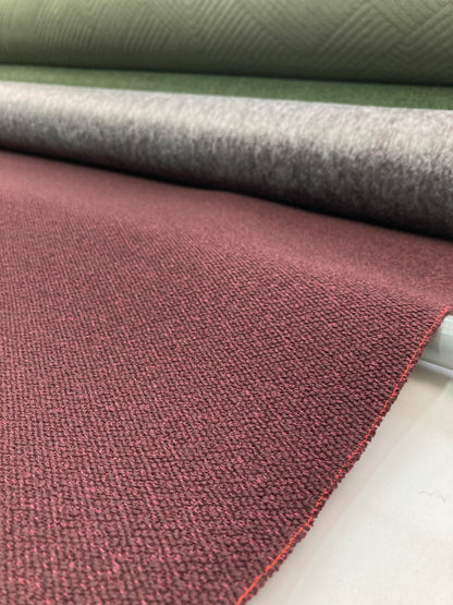 Kvadrat Vidar 4-stof – Diepe textuur en intense kleuren voor verfijnde interieurs. 