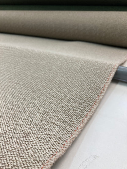 Kvadrat Vidar 4-stof – Diepe textuur en intense kleuren voor verfijnde interieurs. 